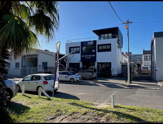 BUSINESS PROPERTY TO RENT IN CLAREMONT